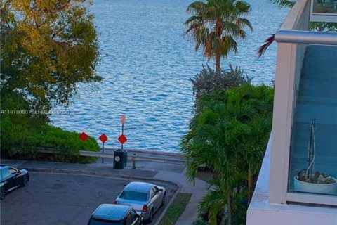 Condo à Miami, Floride, 2 chambres  № 2042082