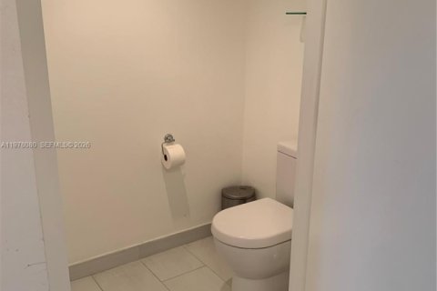 Copropriété à vendre à Miami, Floride: 2 chambres, 109.35 m2 № 2042082 - photo 14