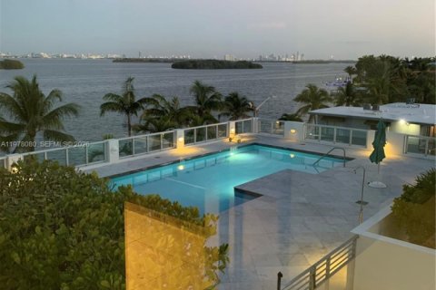 Copropriété à vendre à Miami, Floride: 2 chambres, 109.35 m2 № 2042082 - photo 21