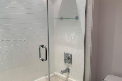 Copropriété à vendre à Miami, Floride: 2 chambres, 109.35 m2 № 2042082 - photo 18