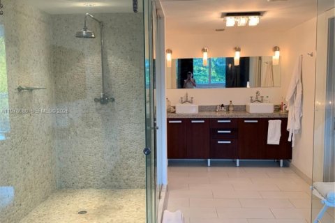 Copropriété à vendre à Miami, Floride: 2 chambres, 109.35 m2 № 2042082 - photo 13