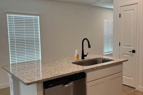 Casa en alquiler en Spring Hill, Florida, 3 dormitorios, 117.8 m2 № 1780728 - foto 5