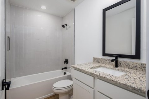 Casa en alquiler en Spring Hill, Florida, 3 dormitorios, 117.8 m2 № 1780728 - foto 19