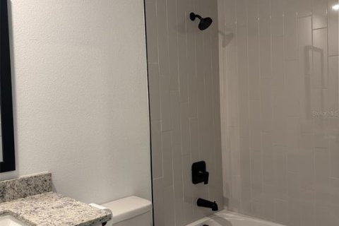 Casa en alquiler en Spring Hill, Florida, 3 dormitorios, 117.8 m2 № 1780728 - foto 13