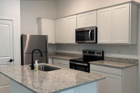 Casa en alquiler en Spring Hill, Florida, 3 dormitorios, 117.8 m2 № 1780728 - foto 4