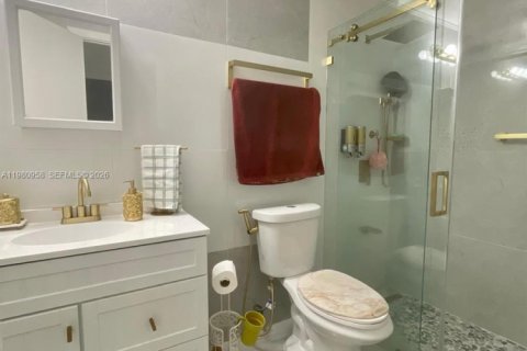 Купить виллу или дом в Майами-Гарденс, Флорида 2 спальни, 81.75м2, № 2043470 - фото 11