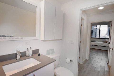 Condo in Miami, Florida, 2 bedrooms № 1779617 - photo 17