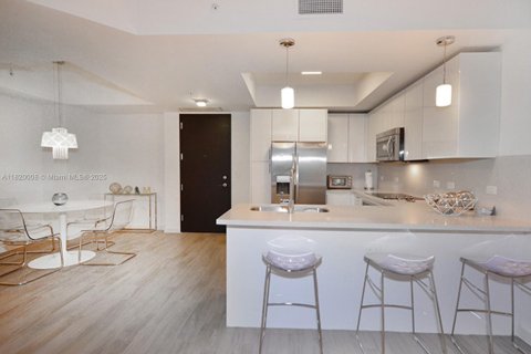 Condo in Miami, Florida, 2 bedrooms № 1779617 - photo 6