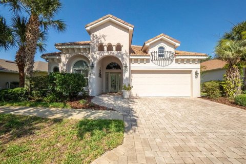 House in Palm Coast, Florida 3 bedrooms, 181.62 sq.m. № 1907740 - photo 1