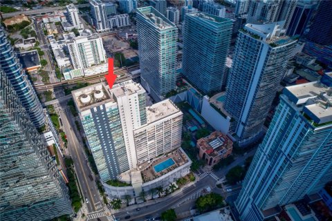Condo in Miami, Florida, 2 bedrooms № 2080311 - photo 13