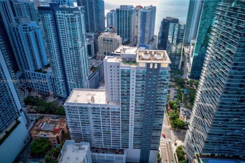 Condo in Miami, Florida, 2 bedrooms № 2080311 - photo 11