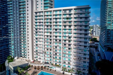 Condo in Miami, Florida, 2 bedrooms № 2080311 - photo 4