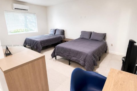 House in Miami, Florida 37.16 sq.m. № 2253779 - photo 6
