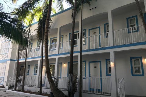 House in Miami, Florida 37.16 sq.m. № 2253779 - photo 16