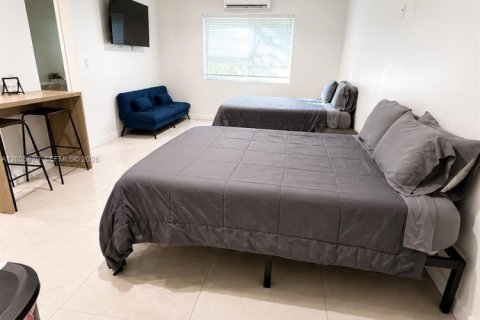 House in Miami, Florida 37.16 sq.m. № 2253779 - photo 3