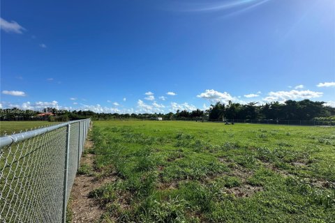 Купить земельный участок в Майами, Флорида № 2005257 - фото 6