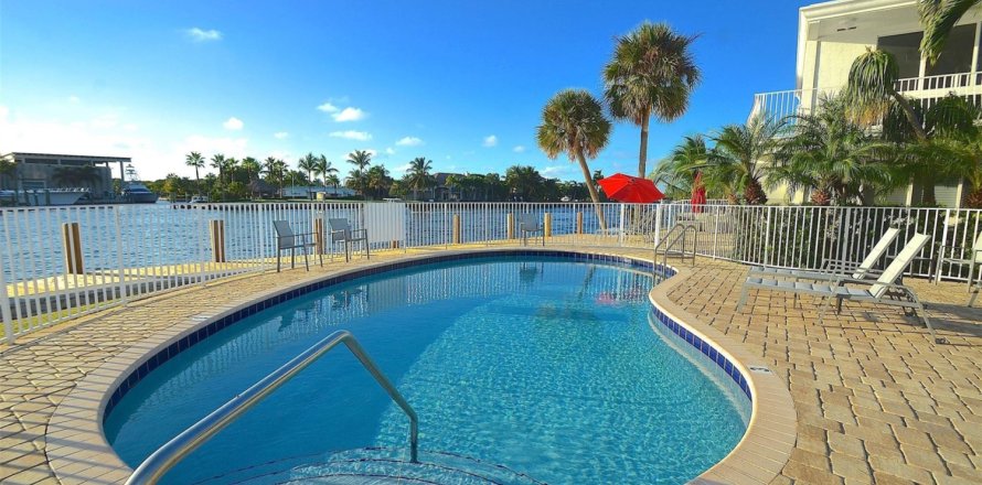 Condo in Pompano Beach, Florida, 1 bedroom  № 1103610