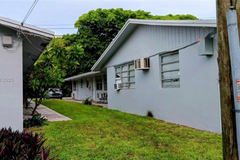 Propiedad comercial en venta en Fort Lauderdale, Florida, 183.95 m2 № 1968761 - foto 3