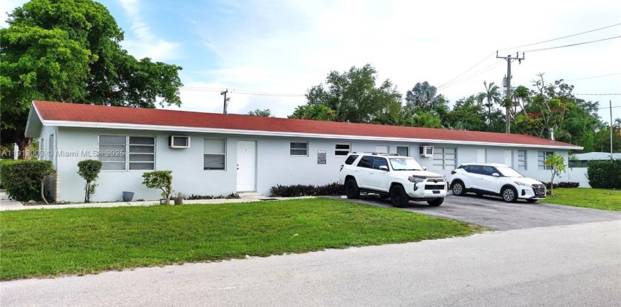 Propiedad comercial en Fort Lauderdale, Florida 183.95 m2 № 1968761