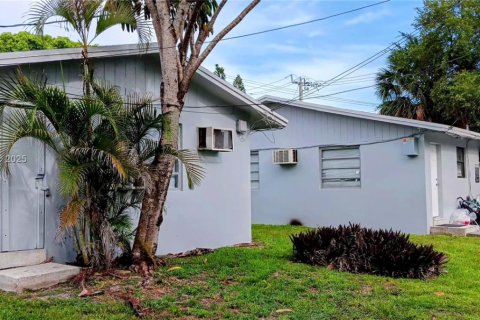 Propiedad comercial en venta en Fort Lauderdale, Florida, 183.95 m2 № 1968761 - foto 2