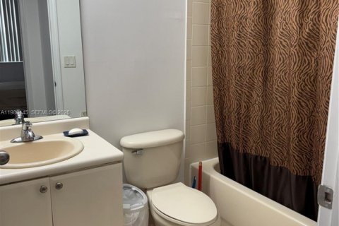 Купить таунхаус в Майами, Флорида 3 спальни, 164.9м2, № 2049031 - фото 12