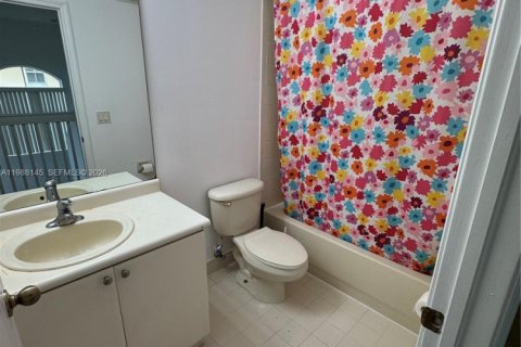 Купить таунхаус в Майами, Флорида 3 спальни, 164.9м2, № 2049031 - фото 15