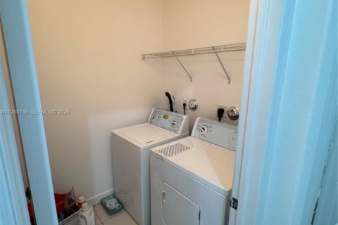 Купить таунхаус в Майами, Флорида 3 спальни, 164.9м2, № 2049031 - фото 16