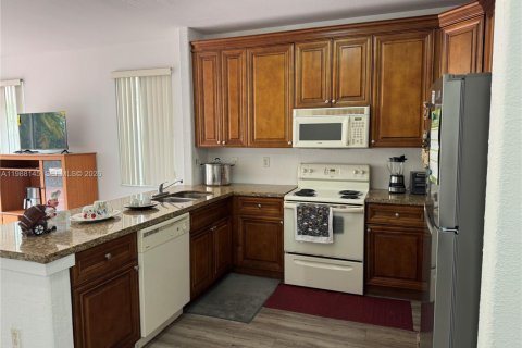 Купить таунхаус в Майами, Флорида 3 спальни, 164.9м2, № 2049031 - фото 7