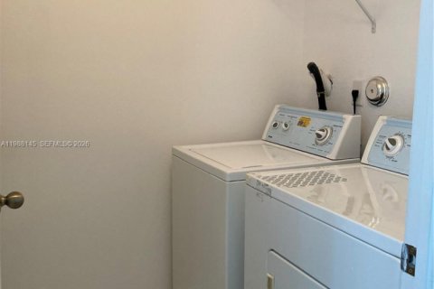 Купить таунхаус в Майами, Флорида 3 спальни, 164.9м2, № 2049031 - фото 21