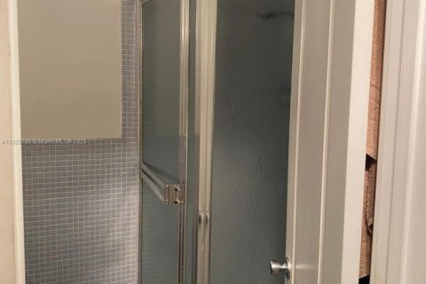 Copropriété à vendre à Miami, Floride: 2 chambres, 103.68 m2 № 1794017 - photo 17