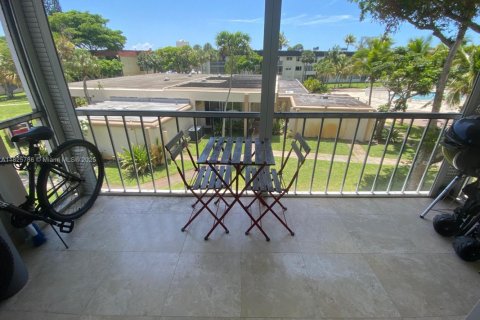 Copropriété à vendre à Miami, Floride: 2 chambres, 103.68 m2 № 1794017 - photo 16
