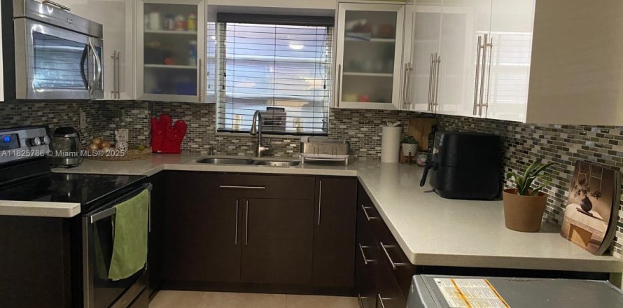 Condo à Miami, Floride, 2 chambres  № 1794017
