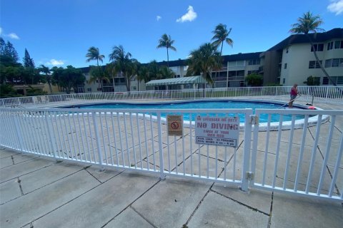 Copropriété à vendre à Miami, Floride: 2 chambres, 103.68 m2 № 1794017 - photo 26