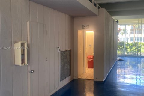 Copropriété à vendre à Miami, Floride: 2 chambres, 103.68 m2 № 1794017 - photo 19