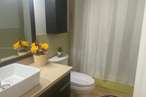 Copropriété à vendre à Miami, Floride: 2 chambres, 103.68 m2 № 1794017 - photo 6