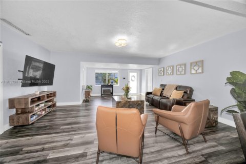 Immobilier commercial à vendre à Miami, Floride: 188.59 m2 № 1968494 - photo 23