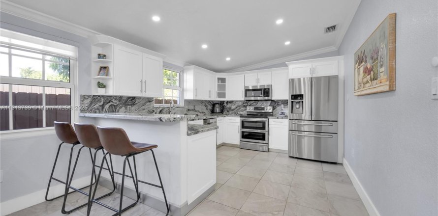 Immobilier commercial à Miami, Floride 188.59 m2 № 1968494