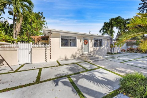 Immobilier commercial à vendre à Miami, Floride: 188.59 m2 № 1968494 - photo 13