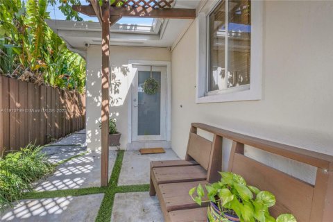 Immobilier commercial à vendre à Miami, Floride: 188.59 m2 № 1968494 - photo 14