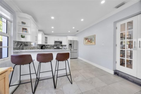 Immobilier commercial à vendre à Miami, Floride: 188.59 m2 № 1968494 - photo 8