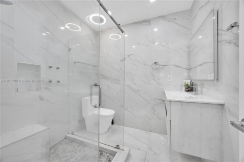 Immobilier commercial à vendre à Miami, Floride: 188.59 m2 № 1968494 - photo 9