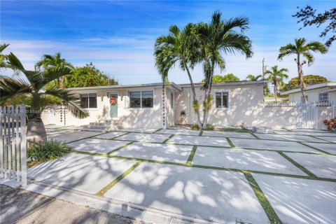 Immobilier commercial à vendre à Miami, Floride: 188.59 m2 № 1968494 - photo 3
