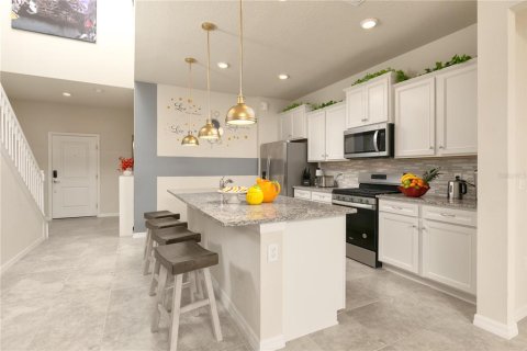 Villa ou maison à louer à Davenport, Floride: 7 chambres, 304.81 m2 № 2387379 - photo 5
