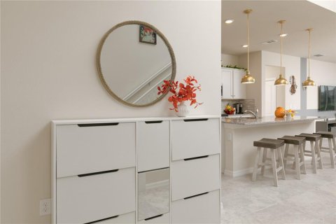 Villa ou maison à louer à Davenport, Floride: 7 chambres, 304.81 m2 № 2387379 - photo 2