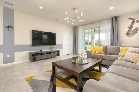 Villa ou maison à louer à Davenport, Floride: 7 chambres, 304.81 m2 № 2387379 - photo 4