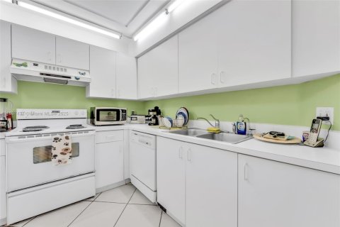 Купить кондоминиум в Санрайз, Флорида 2 спальни, 88.26м2, № 1949701 - фото 6