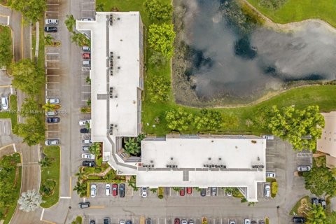 Купить кондоминиум в Санрайз, Флорида 2 спальни, 88.26м2, № 1949701 - фото 17