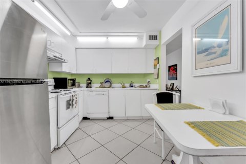 Купить кондоминиум в Санрайз, Флорида 2 спальни, 88.26м2, № 1949701 - фото 8