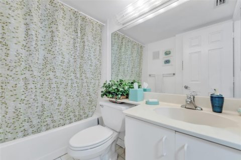 Купить кондоминиум в Санрайз, Флорида 2 спальни, 88.26м2, № 1949701 - фото 11