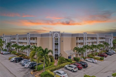 Купить кондоминиум в Санрайз, Флорида 2 спальни, 88.26м2, № 1949701 - фото 1